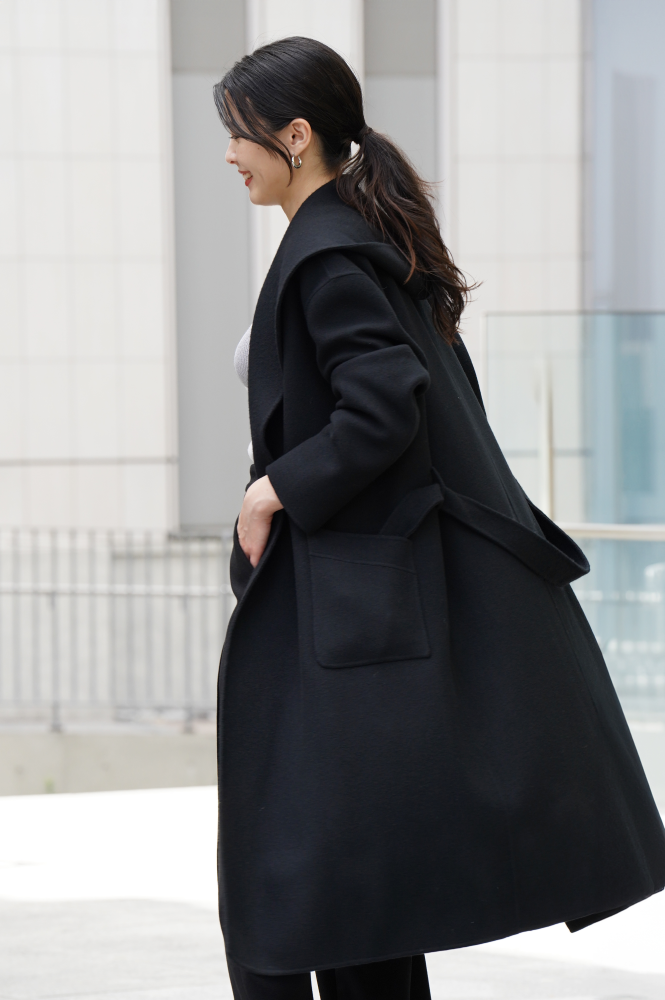 上質な素材感が大人のスタイリングにマッチする