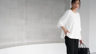 スタイリングいらずの便利なドッキングデザイン、シアー×ツイル素材の“オリーブブラス”　