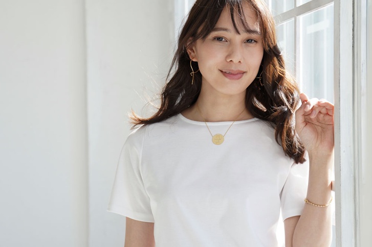 上質な素材感と、シンプルながら計算されたディテールで大人心を魅了する “スローンTシャツ”